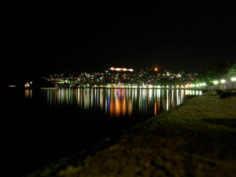Ohrid_by_night.jpg