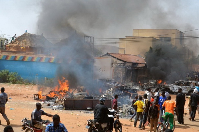 niger-demonstracii-charlie-hebdo-04.jpg