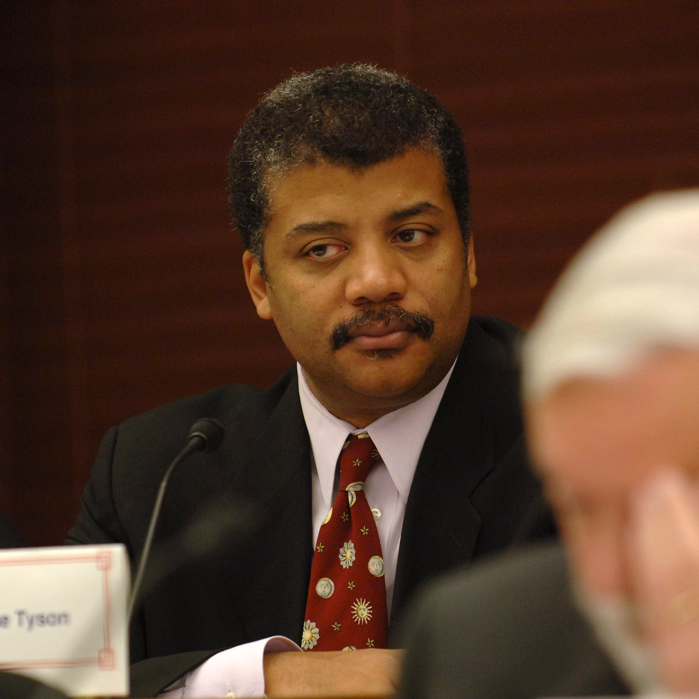 Neil_deGrasse_Tyson_-_NAC_Nov_2005.jpg