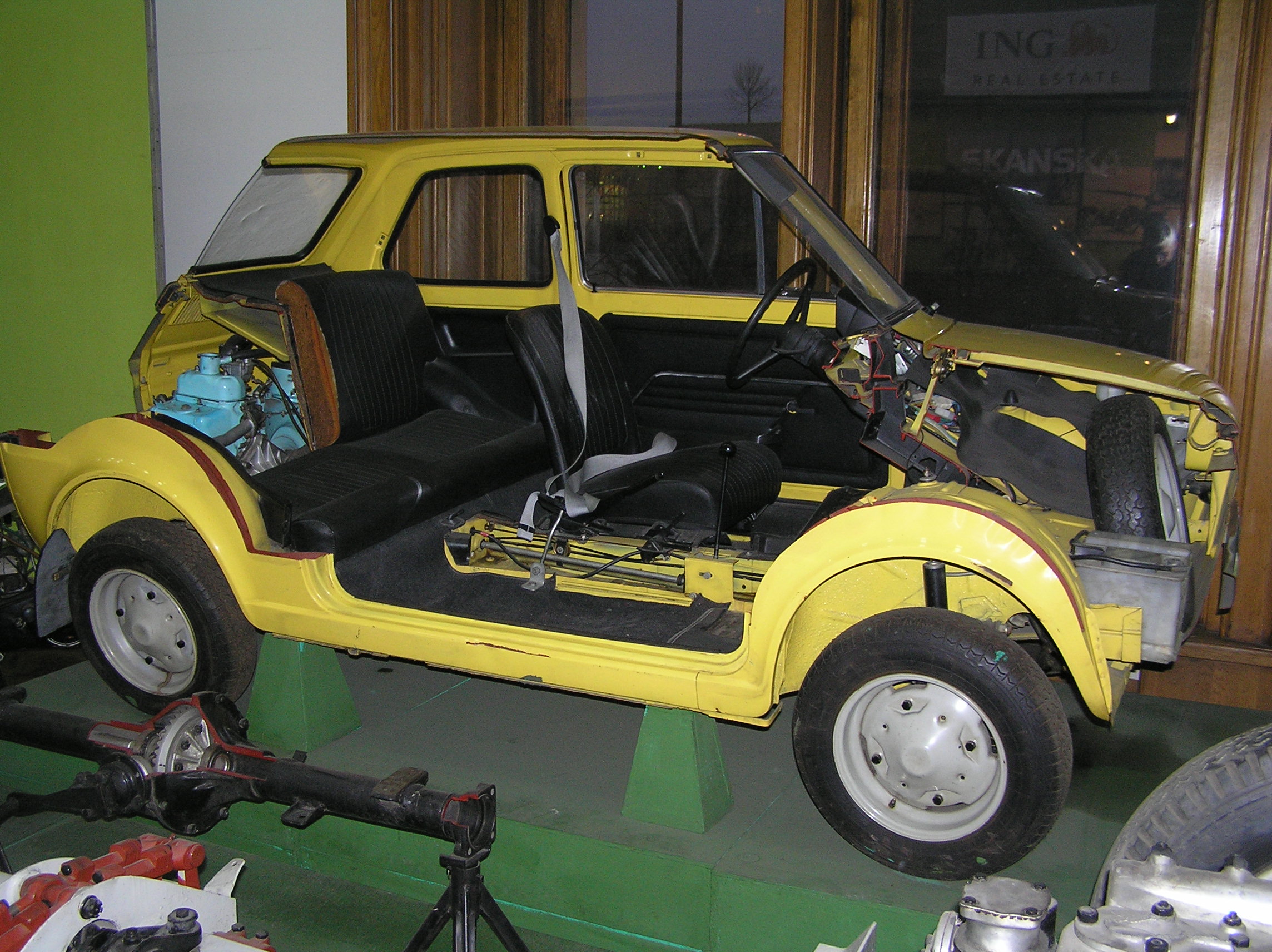 PL_Fiat_126p_cut.JPG