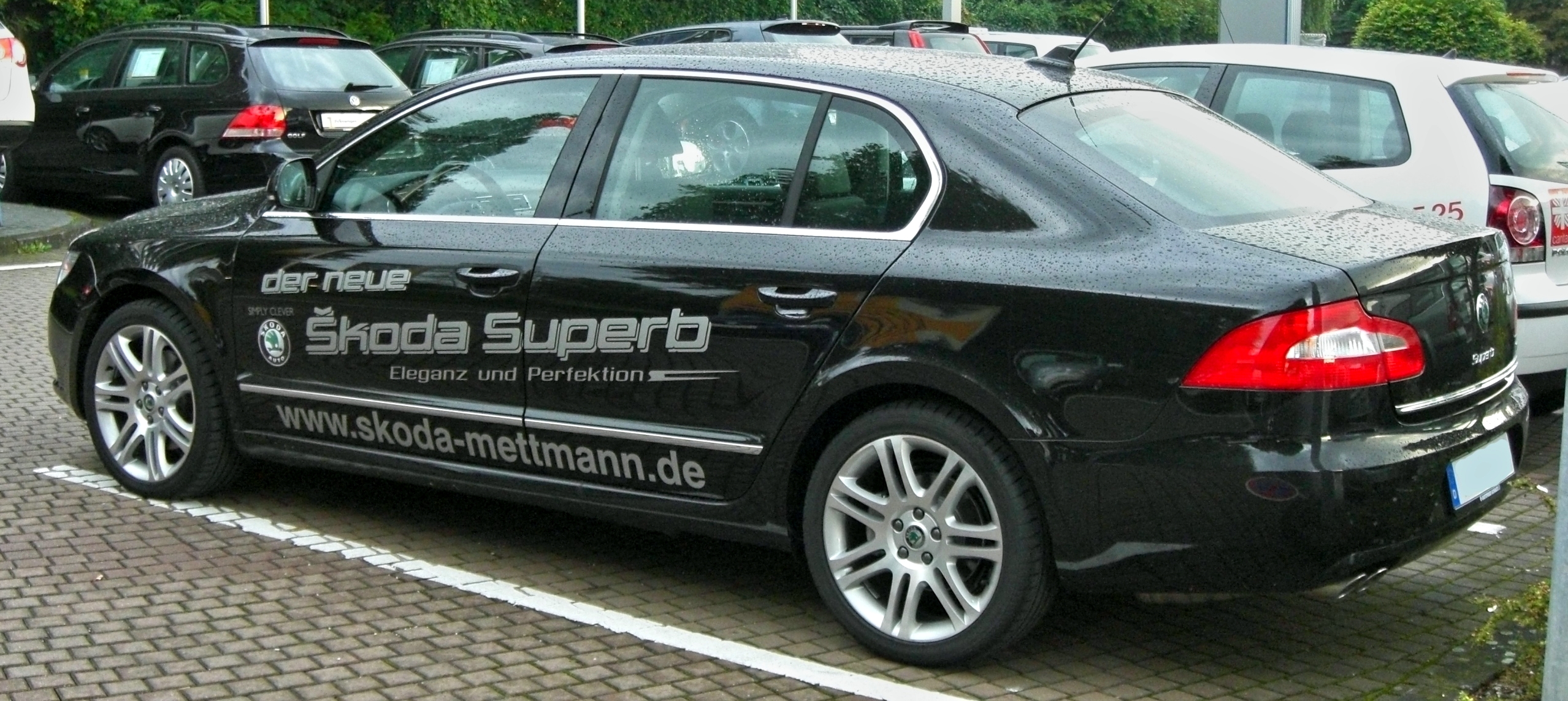 Skoda_Superb_rear.JPG