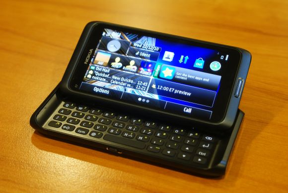 110320-Nokia-E7-First-Impression.jpg