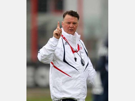 1296712313-bayern-training-saebener-strasse.9.jpg