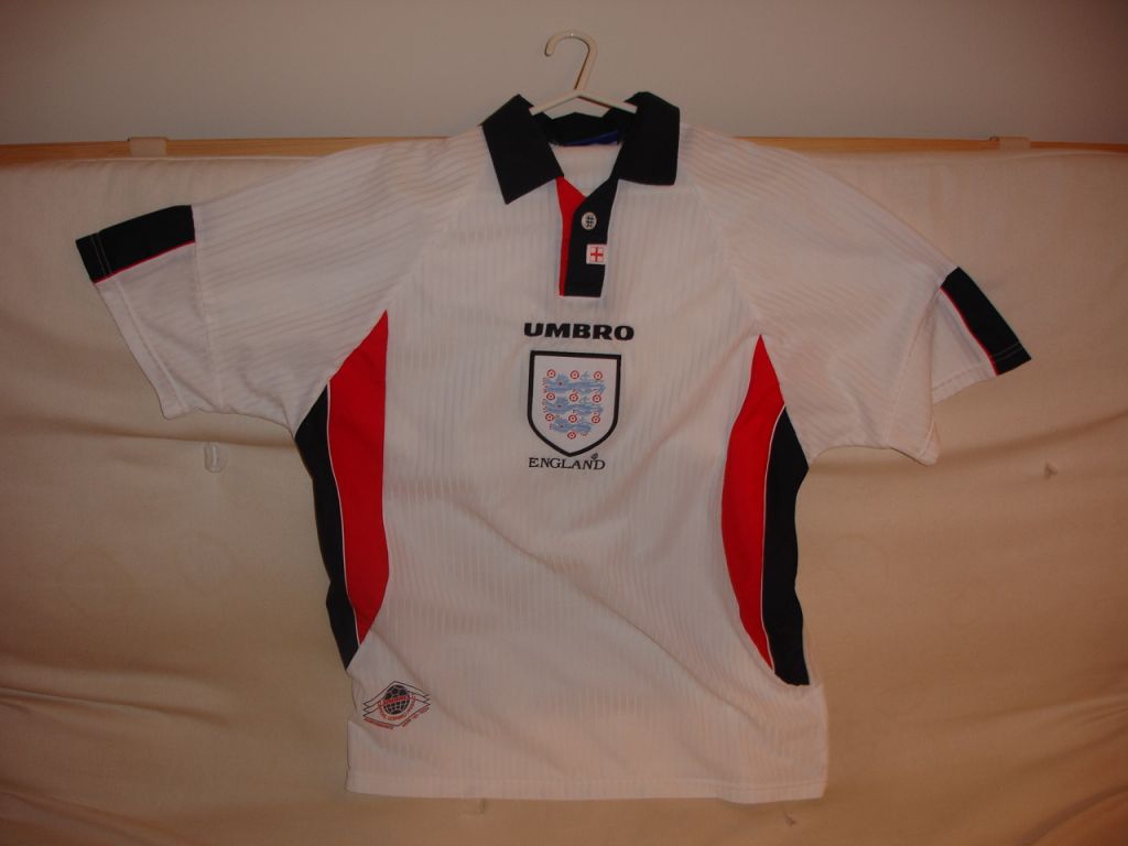 england-home-football-shirt-1997-1998-s_147_1.jpg
