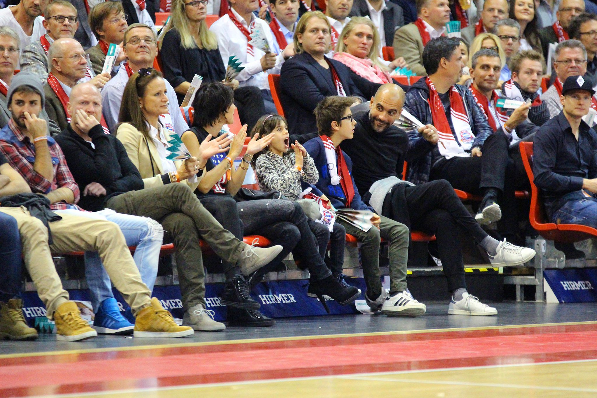 CR8YcQvWIAA9-it.jpg:large