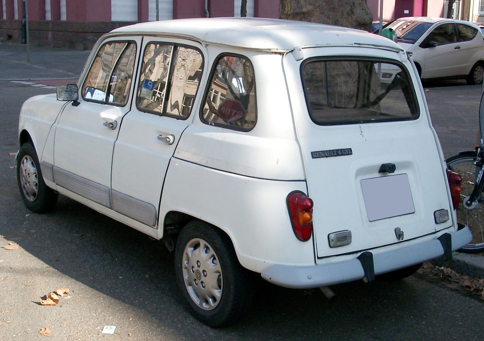Renault_4_rear_20080224.jpg