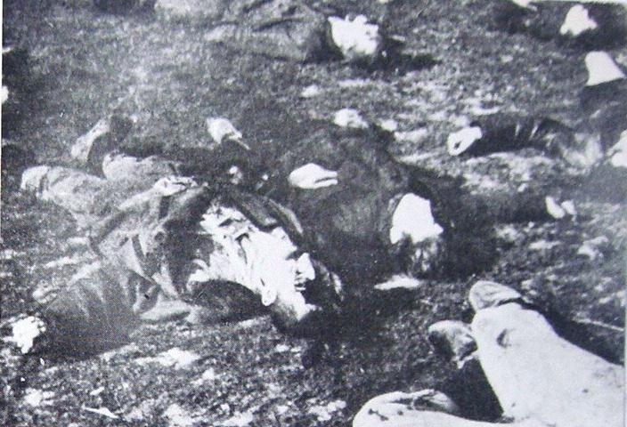 Masakr_vo_Vatasa%2C_1943.jpg