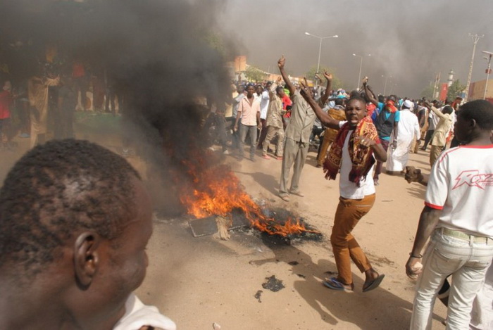niger-demonstracii-charlie-hebdo-01.jpg