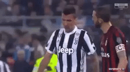 mario-mand%C5%BEuki%C4%87-footballer.gif