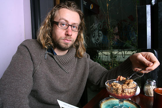 daniel-pinchbeck-portrait.jpg