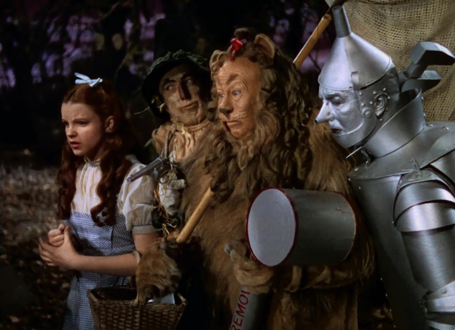 scarecrow-gun-the-wizard-of-oz.jpg