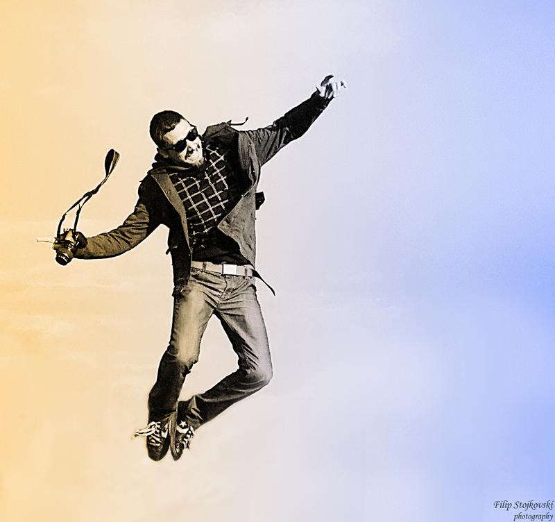 Flying_object_with_Nikon_D40_by_FLixter.jpg