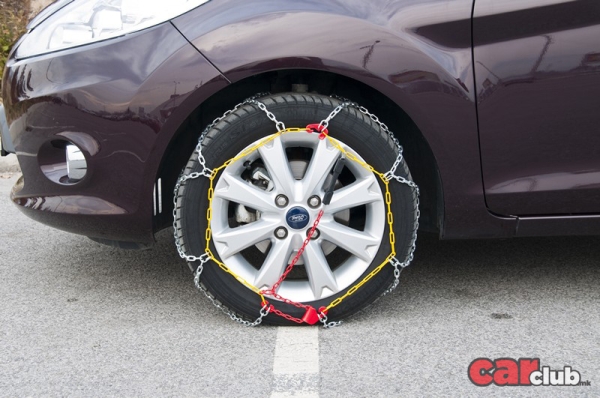 fiesta-snow-chains-07.jpg